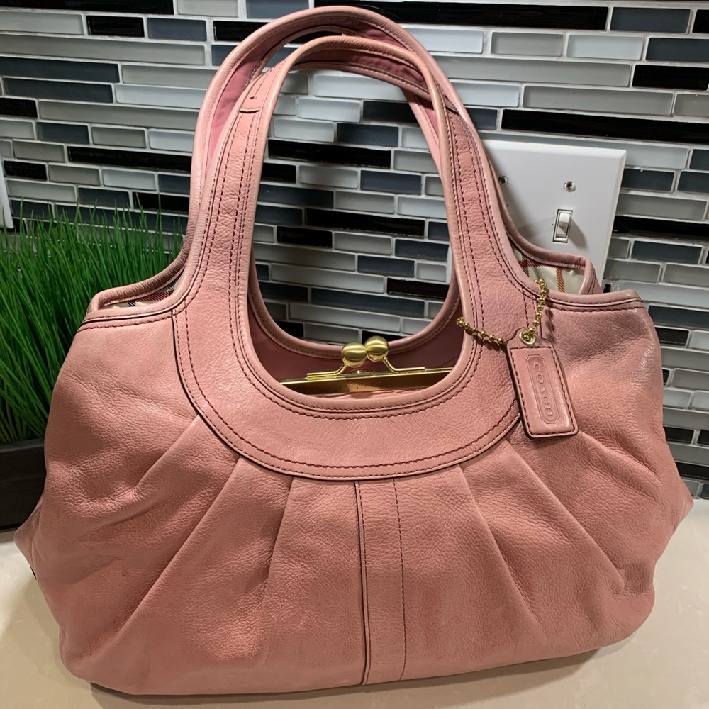 Coach pink leather handbag with Kisslock